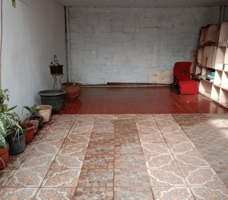 DiJual Rumah Pulo Asem Garasi dan Teras